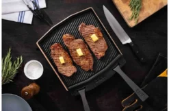 Ooni Dubbelzijdige Grizzlerplaat Met Afneembare Greep En Houten Bord -Barbecue Benodigdheden Winkel ooni dubbelzijdige grizzlerplaat met afneembare gr 3